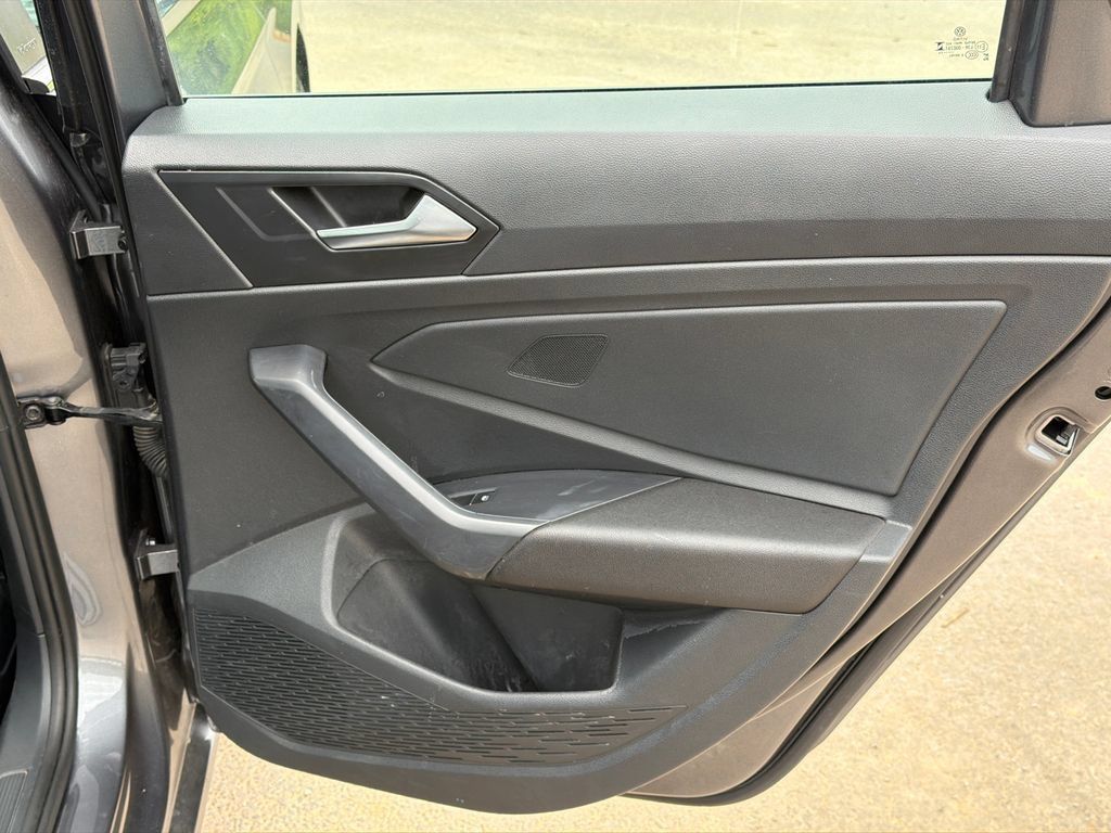 Used 2024 Volkswagen Jetta SE FWD image 16