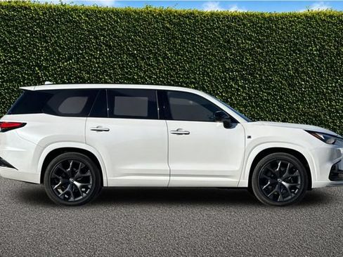 New 2026 Lexus TX 500h AWD image 4
