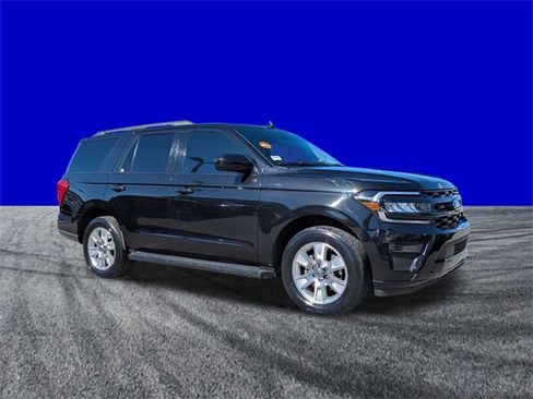 Certified 2023 Ford Expedition XLT image 2
