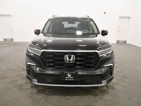 Certified 2024 Honda Pilot Black Edition image 11