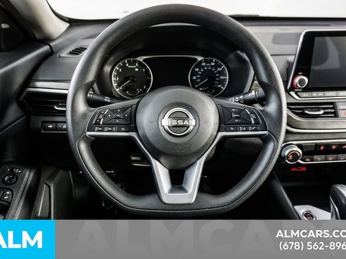 Used 2025 Nissan Altima 2.5 SV FWD image 24