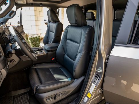 Used 2025 Toyota Land Cruiser w/ Premium Package image 31