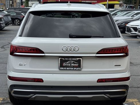 Used 2022 Audi Q7 3.0T Premium Plus w/ Premium Plus Package AWD/4WD image 12