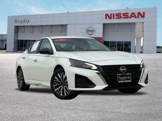 Certified 2025 Nissan Altima 2.5 SV video 1