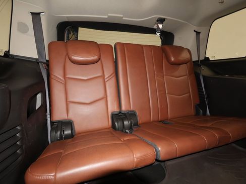 Used 2016 Cadillac Escalade Premium image 18
