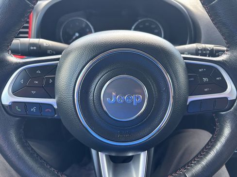 Used 2021 Jeep Renegade Trailhawk w/ Trailer Tow Group image 37