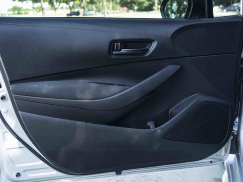 Used 2022 Toyota Corolla LE FWD image 34