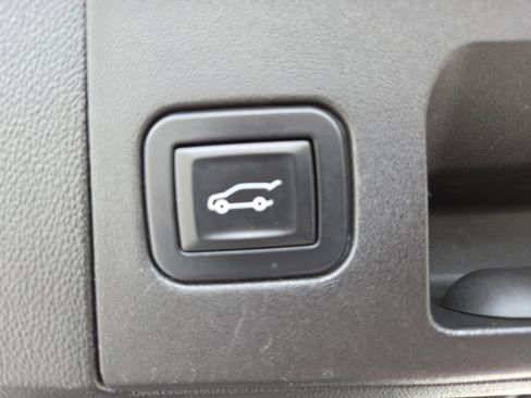 Used 2019 Cadillac XT5 Luxury image 18