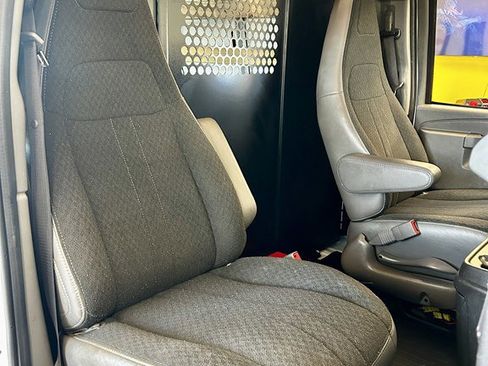 Used 2024 Chevrolet Express 2500 w/ Driver Convenience Package image 15