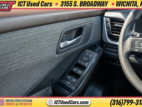 Used 2023 Nissan Rogue SV FWD image 15