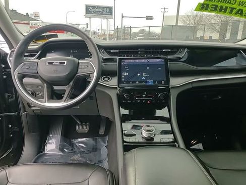 Used 2023 Jeep Grand Cherokee 4WD 4xe image 12