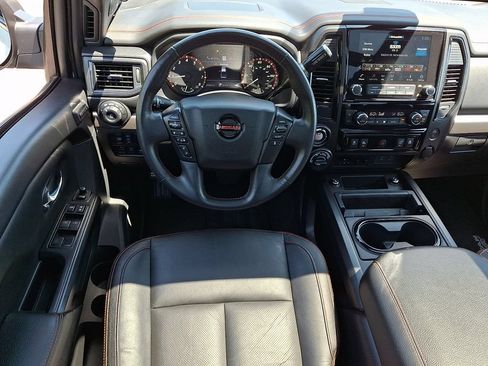 Used 2021 Nissan Titan PRO-4X w/ Pro-4x Convenience Package AWD/4WD image 11