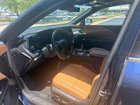 Used 2025 Lexus RX 350 Premium w/ Accessory Package (Z1) FWD image 5
