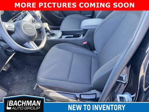 Certified 2025 Hyundai Kona SE image 8