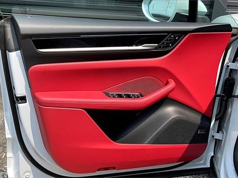 New 2025 Porsche Macan 4S Electric image 27