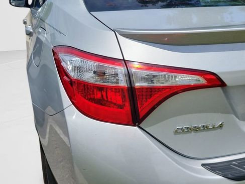 Used 2015 Toyota Corolla S FWD image 9