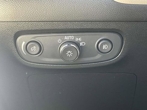 Used 2021 Buick Encore GX Preferred w/ Cold Weather Comfort Package FWD image 18