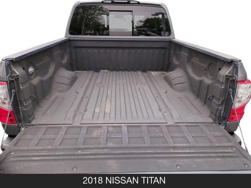 Used 2018 Nissan Titan SV AWD/4WD image 24