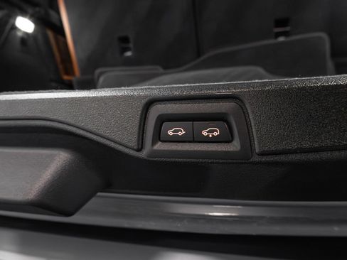 Used 2024 BMW X7 M60i w/ Executive Package image 47