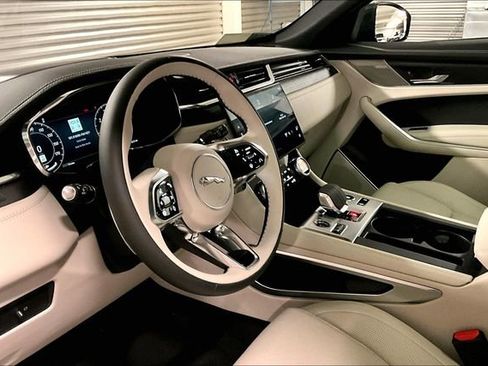 New 2026 Jaguar F-PACE R-Dynamic S image 7