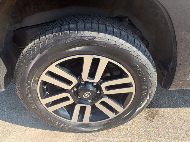 Used 2018 Toyota 4Runner Limited AWD/4WD image 9