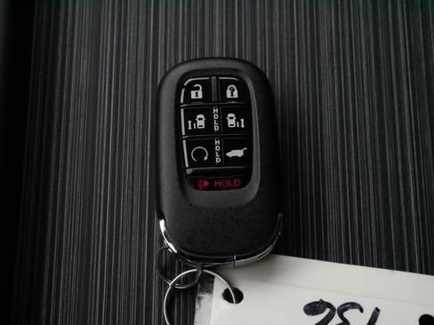 Certified 2026 Honda Odyssey Touring image 32