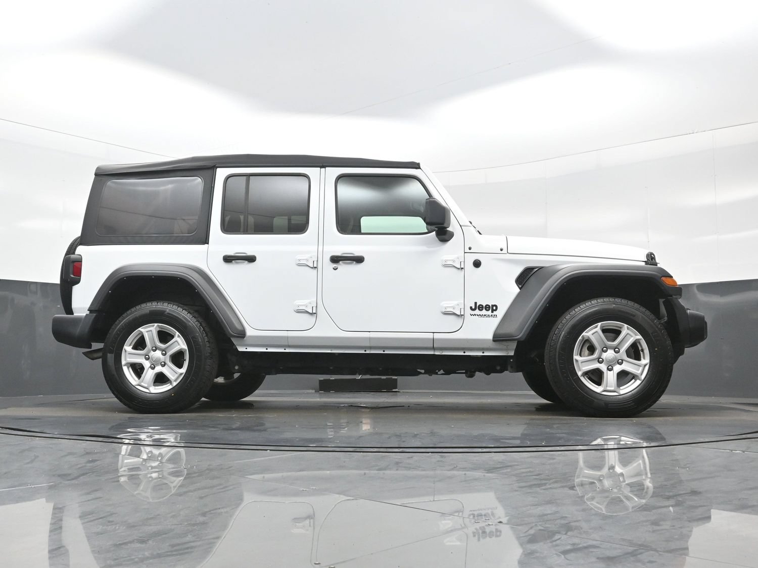 Used 2022 Jeep Wrangler Unlimited Sport AWD/4WD image 32