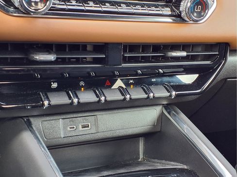 Used 2023 GMC Canyon AT4 w/ AT4 Premium Package image 11