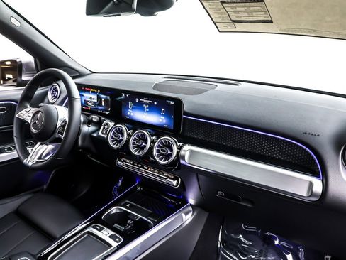 New 2026 Mercedes-Benz GLB 250 image 5