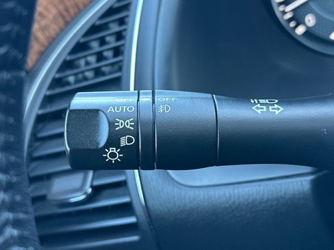 Used 2023 Nissan Armada SL w/ Captain's Chairs Package image 40