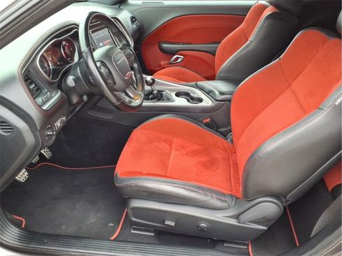 Used 2022 Dodge Challenger R/T w/ Plus Package image 11