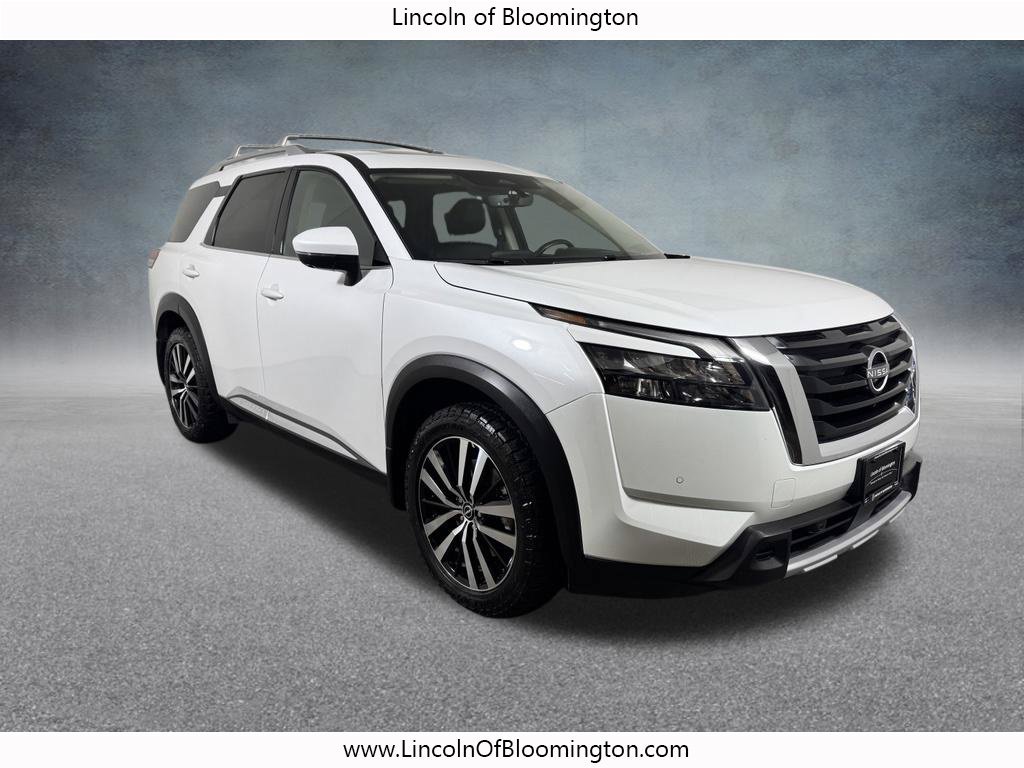 Used 2025 Nissan Pathfinder Platinum AWD/4WD image 8