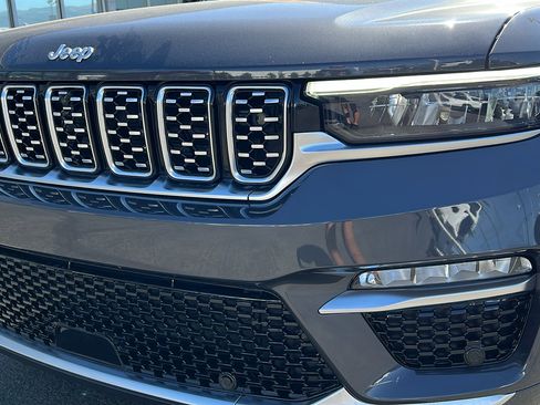 Used 2025 Jeep Grand Cherokee Summit w/ Adv Protech Group IV image 9