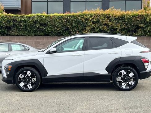 Used 2025 Hyundai Kona SEL FWD image 9