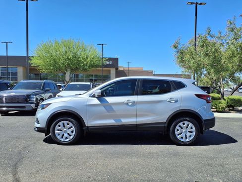 Used 2020 Nissan Rogue Sport S FWD image 3