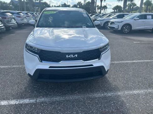 Used 2023 Kia Sorento LX FWD image 5