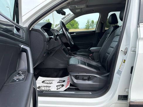Used 2019 Volkswagen Tiguan SEL Premium AWD/4WD image 11