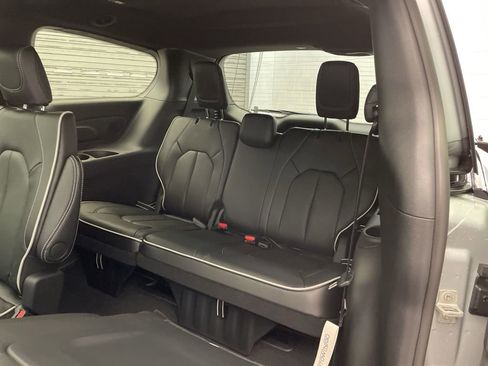 New 2026 Chrysler Pacifica Limited image 20