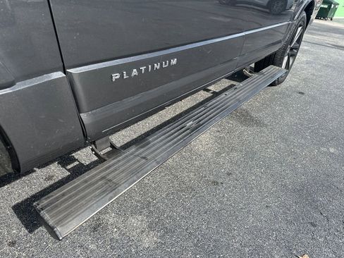 Used 2017 Ford Expedition EL Platinum image 13