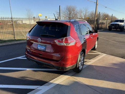 Used 2016 Nissan Rogue SV FWD image 6