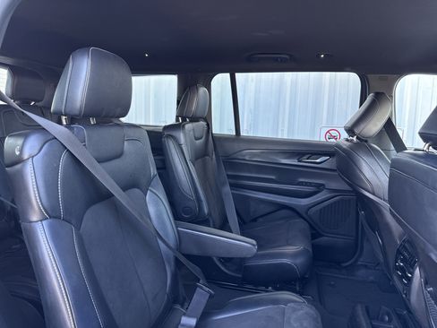 Used 2023 Jeep Grand Cherokee L Altitude image 48