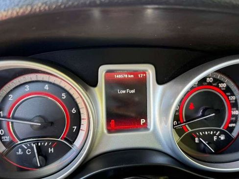 Used 2018 Dodge Journey SE FWD image 12