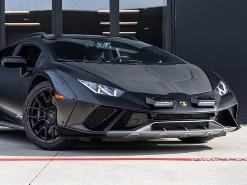 Used 2023 Lamborghini Huracan Sterrato AWD/4WD image 5