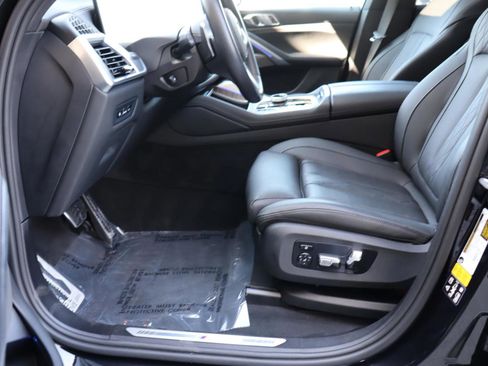 Used 2024 BMW X6 xDrive40i w/ Executive Package image 21