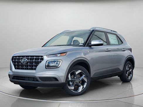Used 2025 Hyundai Venue SEL FWD image 14