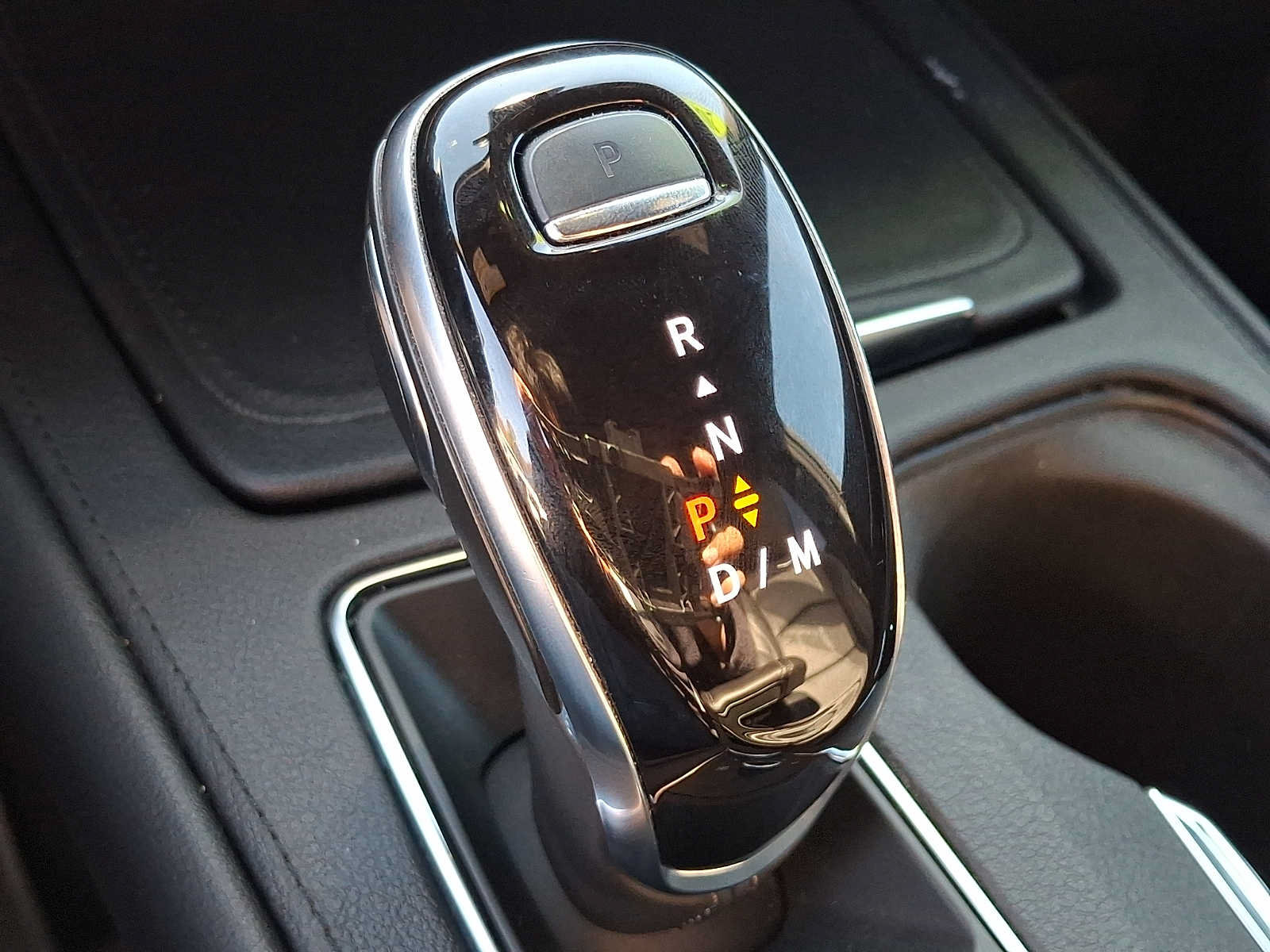 Used 2022 Cadillac XT4 Premium Luxury w/ Safety Alert Package AWD/4WD image 15