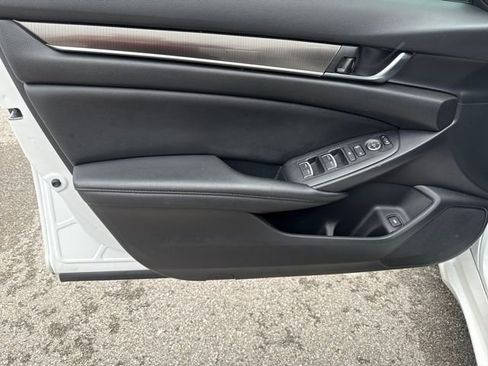 Used 2022 Honda Accord Sport image 9