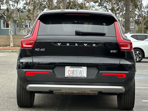 Certified 2025 Volvo XC40 B5 Plus AWD/4WD image 5