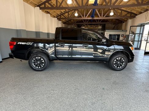 Used 2019 Nissan Titan PRO-4X AWD/4WD image 8