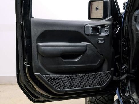 Used 2025 Jeep Wrangler Unlimited Rubicon w/ Safety Group AWD/4WD image 84